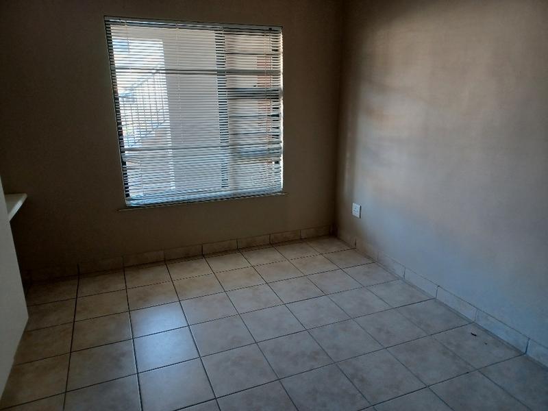 To Let 2 Bedroom Property for Rent in Burgundy Estate Western Cape